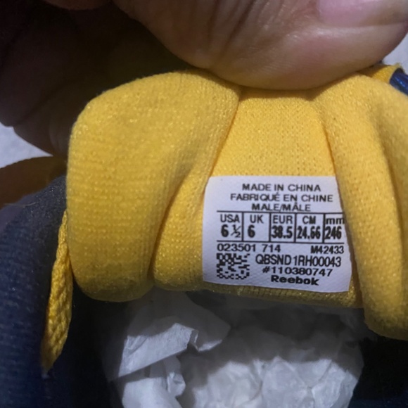 Reebok Classic - Picture 2 of 7